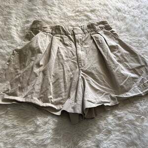 Abercrombie & Fitch High-Waisted Pleated Khaki Belted Shorts
